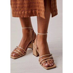 Free People Sz 39.5 Shoes Niki Wrap Strappy Block Heels Square Toe Beige Dune